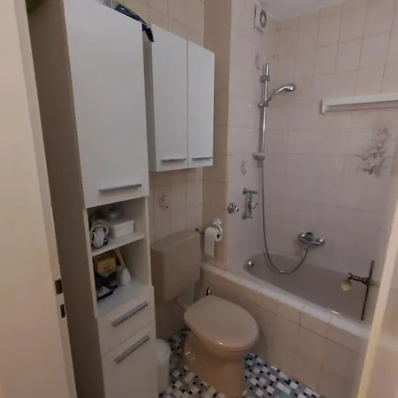 Διαμέρισμα 1,5-zi-wohnung Muenchen Pasing Mit Tg-stellplatz *